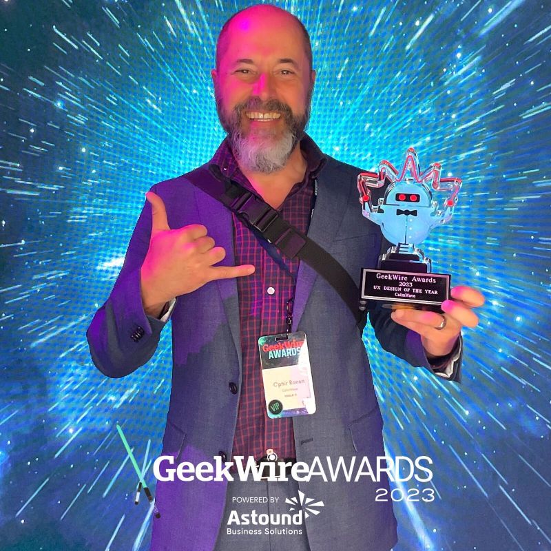 Ophir Ronen wins an award at CES.